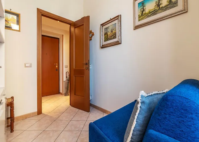 Guesthost - The Secret Garden Of Rome! X2 * Rom