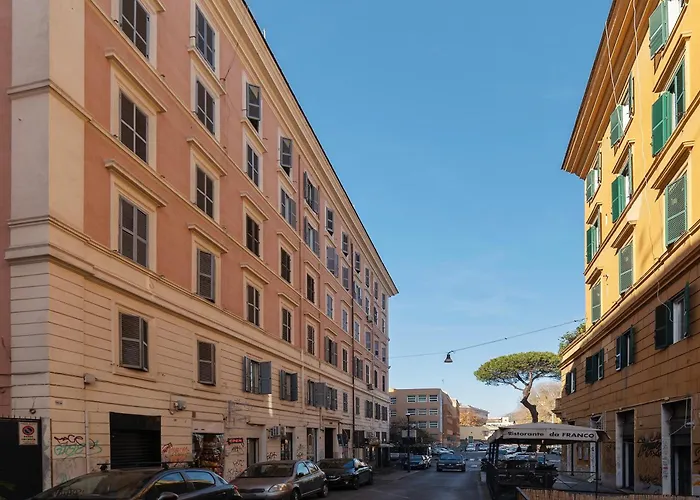 Guesthost - The Secret Garden Of Rome! X2
